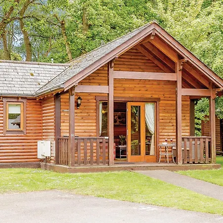Tilford Woods Lodge Retreat Farnham  Exterior photo