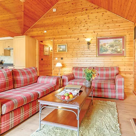 Tilford Woods Lodge Retreat Farnham  Exterior photo