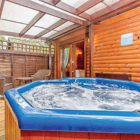Tilford Woods Lodge Retreat Farnham  Exterior photo
