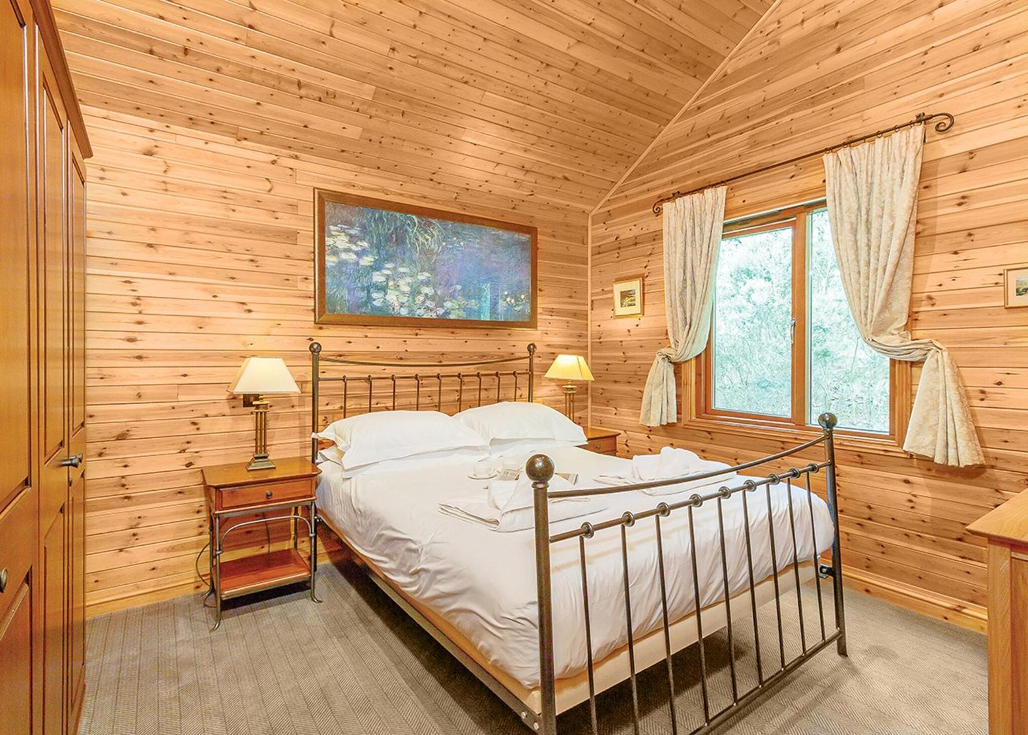 Tilford Woods Retreat Farnham (Surrey)