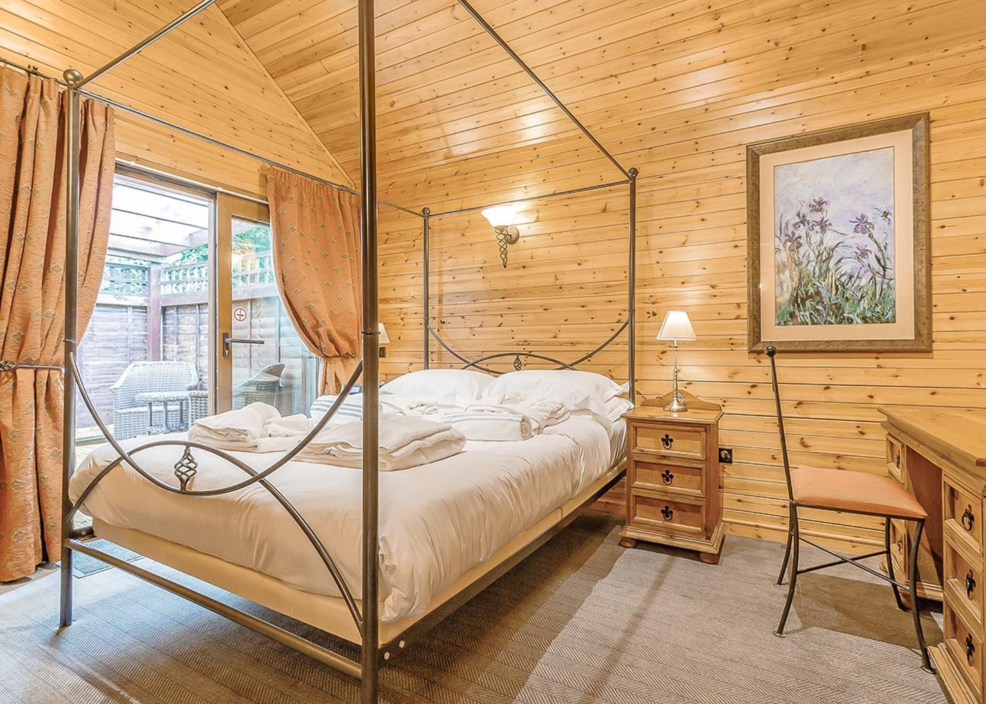 Tilford Woods Retreat Farnham (Surrey)